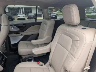 Lincoln Aviator 2023 AWD Reserve 4dr SUV
