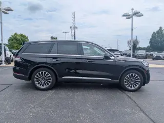 Lincoln Aviator 2023 AWD Reserve 4dr SUV