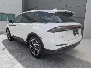 Lincoln Nautilus Híbrido 2024 AWD Premiere SUV de 4 puertas