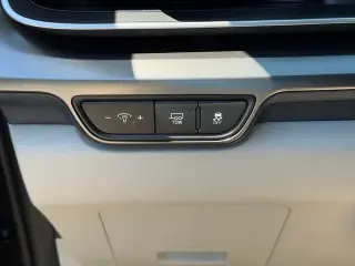 Carnaval Híbrido Kia 2025 SX 4dr Mini-Van