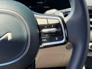 Carnaval Híbrido Kia 2025 SX 4dr Mini-Van