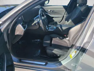BMW 3 Serie 2024 330i 4dr Sedán
