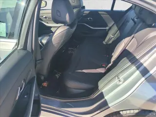 BMW 3 Serie 2024 330i 4dr Sedán