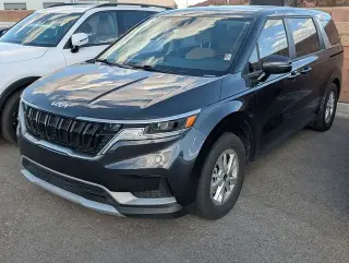 Kia Carnival 2024 LX 4 puertas Minivan