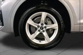 Audi Q5 2024 AWD quattro Premium 40 TFSI 4dr SUV