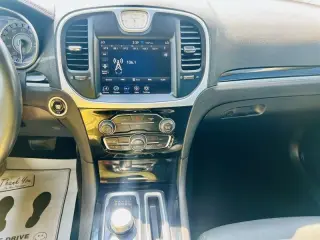 2023 Chrysler 300 Touring
