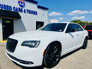 2023 Chrysler 300 Touring