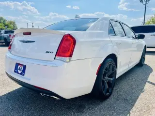 2023 Chrysler 300 Touring