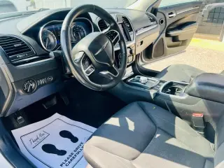 2023 Chrysler 300 Touring