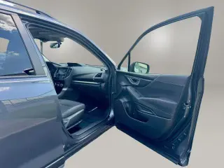 Subaru Forester 2021 con transmisión automática de cuatro ruedas y nivel de equipamiento Premium, 4 puertas Crossover