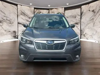 Subaru Forester 2021 con transmisión automática de cuatro ruedas y nivel de equipamiento Premium, 4 puertas Crossover