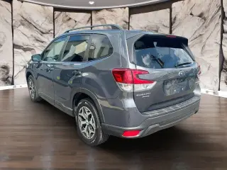 Subaru Forester 2021 con transmisión automática de cuatro ruedas y nivel de equipamiento Premium, 4 puertas Crossover