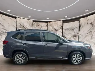 Subaru Forester 2021 con transmisión automática de cuatro ruedas y nivel de equipamiento Premium, 4 puertas Crossover