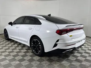 Kia K5 2023 GT-Line 4dr Sedán