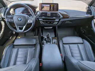 BMW X3 2020 con tracción en las fouraz xDrive30i de 4 puertas de vehículo de actividad deportiva