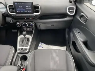 Hyundai VENUE 2026 SEL 4dr Crossover con Techo de Dos Tones