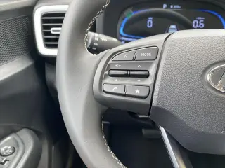 Hyundai VENUE 2026 SEL 4dr Crossover con Techo de Dos Tones