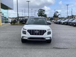 Hyundai VENUE 2026 SEL 4dr Crossover con Techo de Dos Tones