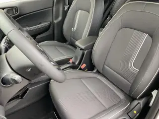 Hyundai VENUE 2026 SEL 4dr Crossover con Techo de Dos Tones