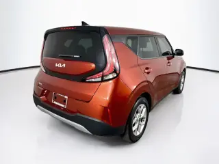 Vehículo Kia Soul 2025 LX 4dr Crossover
