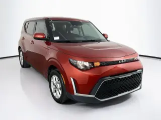 Vehículo Kia Soul 2025 LX 4dr Crossover