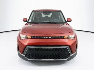 Vehículo Kia Soul 2025 LX 4dr Crossover