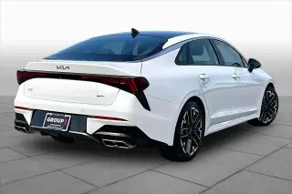 Kia K5 2025 GT sedán de 4 puertas