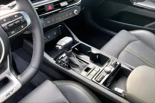Kia K5 2025 GT sedán de 4 puertas