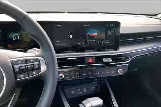 Kia K5 2025 GT sedán de 4 puertas