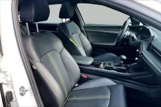 Kia K5 2025 GT sedán de 4 puertas