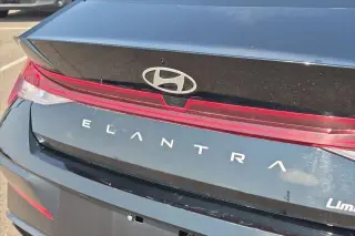 Hyundai ELANTRA 2025 Limited 4dr Sedán