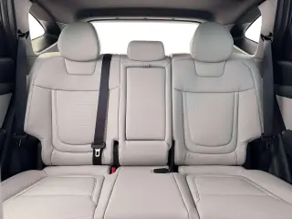 Hyundai TUCSON Hybrid 2026 AWD Limited 4dr SUV en español: Hyundai TUCSON Hybrid 2026 con transmisión automática de cuatro ruedas limitada de 4 puertas SUV