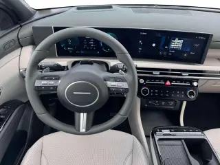 Hyundai TUCSON Hybrid 2026 AWD Limited 4dr SUV en español: Hyundai TUCSON Hybrid 2026 con transmisión automática de cuatro ruedas limitada de 4 puertas SUV