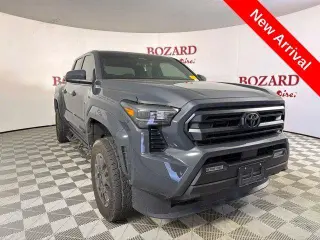 Toyota Tacoma 2026 4x4 SR5 4dr Double Cab con cabina de 6.1 pies de largo