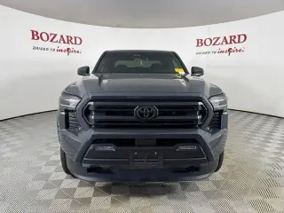 Toyota Tacoma 2026 4x4 SR5 4dr Double Cab con cabina de 6.1 pies de largo