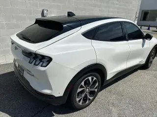 Ford Mustang Mach-E 2021 Premium 4dr SUV en español es: Ford Mustang Mach-E 2021 Premium 4dr SUV