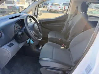 Nissan NV200 2018 S 4dr Cargo Mini-Van