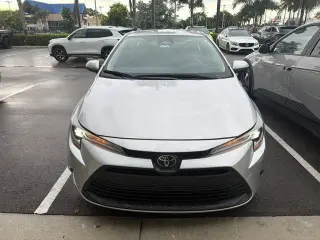 Toyota Corolla 2024 LE 4dr Sedán
