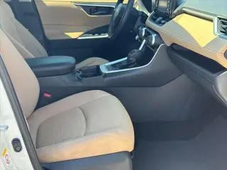 Toyota RAV4 2019 LE 4dr SUV