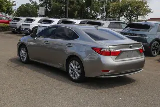 Lexus ES 300h 2015 4dr Sedan