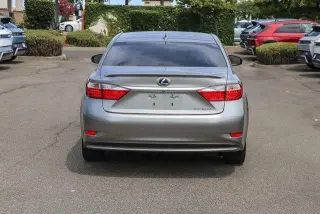 Lexus ES 300h 2015 4dr Sedan