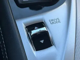 INFINITI Q50 2023 Luxe sedán de 4 puertas