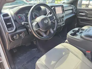 Ram 2500 2024 4x4 Big Horn Cabina Crew 4 puertas Bed 6.3 pies Camioneta