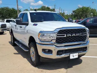 Ram 2500 2024 4x4 Big Horn Cabina Crew 4 puertas Bed 6.3 pies Camioneta