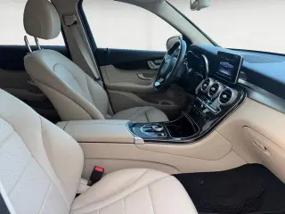 Mercedes-Benz GLC 2017 GLC 300 4dr SUV