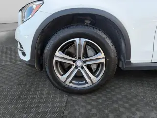 Mercedes-Benz GLC 2017 GLC 300 4dr SUV