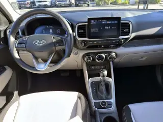 Hyundai VENUE 2025 SEL 4dr Crossover