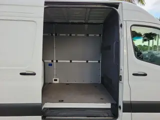 Mercedes-Benz Sprinter 2025 2500 3dr 170 in. WB High Roof Cargo Van (2.0L I4)