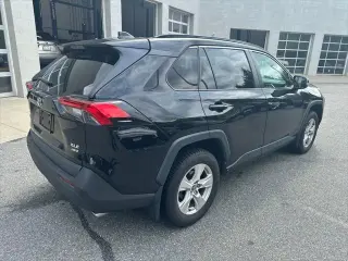 Toyota RAV4 2021 AWD XLE 4dr SUV