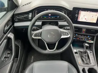 Volkswagen Jetta 2025 SEL 4dr Sedán